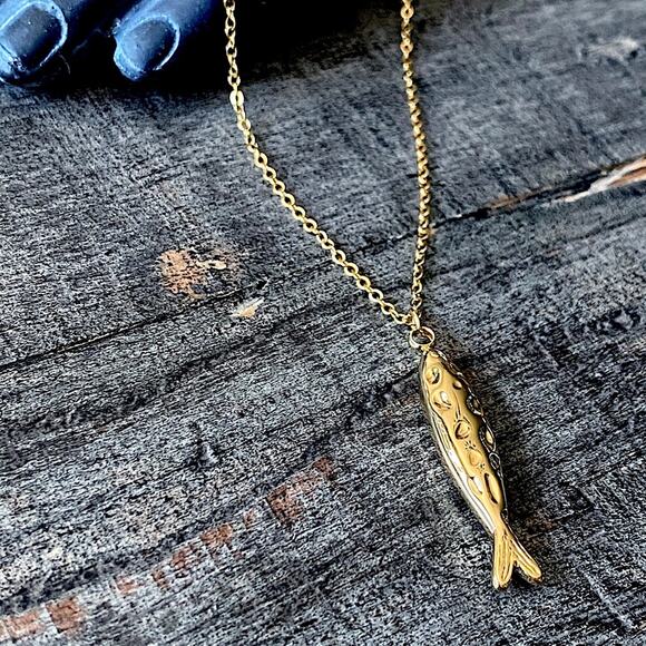 NEW Gold Sardine Pendant Layering Necklace - Picture 5 of 10